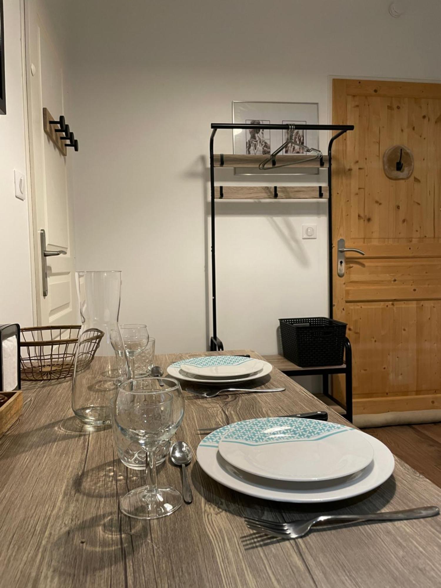 Chez Jean-Yves Et Zoe - La Boheme - Au Calme, Tres Propre, Proche Parkings Appartement Niort Buitenkant foto