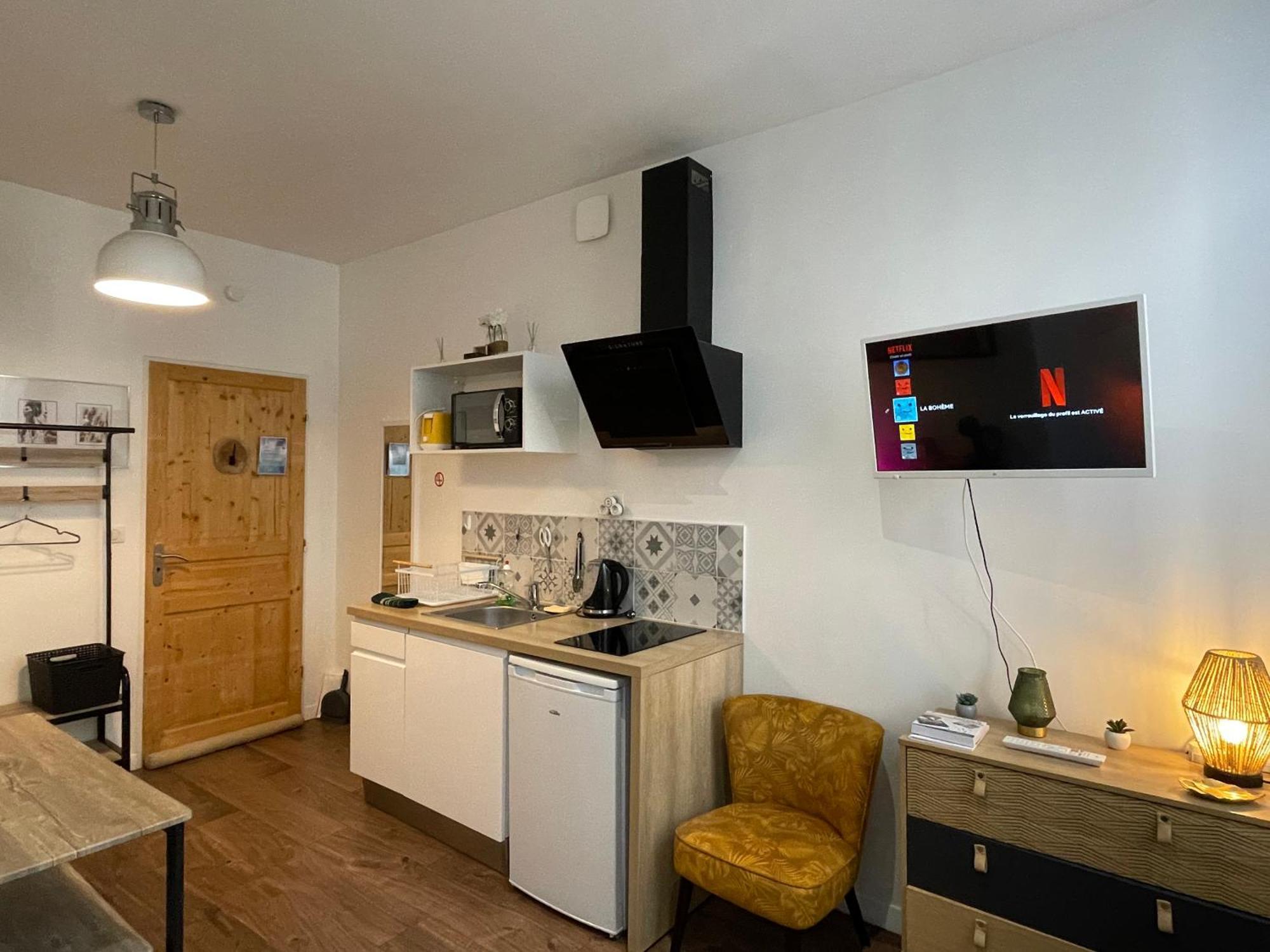 Chez Jean-Yves Et Zoe - La Boheme - Au Calme, Tres Propre, Proche Parkings Appartement Niort Buitenkant foto